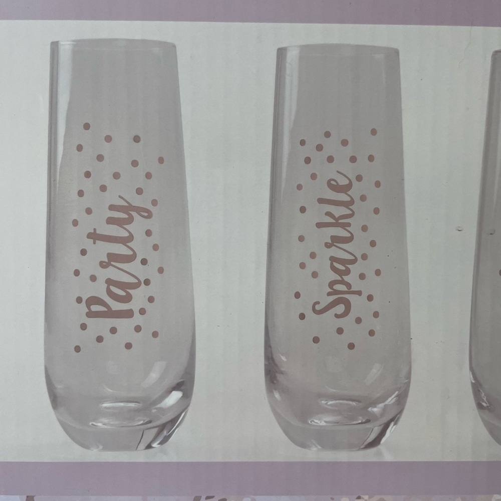 4 Piece Glass Set with Fun Text - Picture 2 of 5